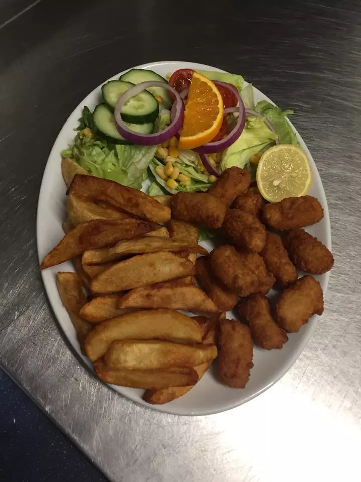 Lunches & Dinners served Lunches & Dinners served